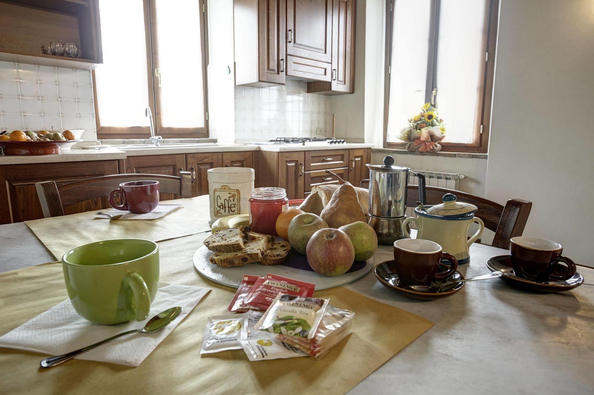Palazzo Gatteschi Apartment Попи Екстериор снимка