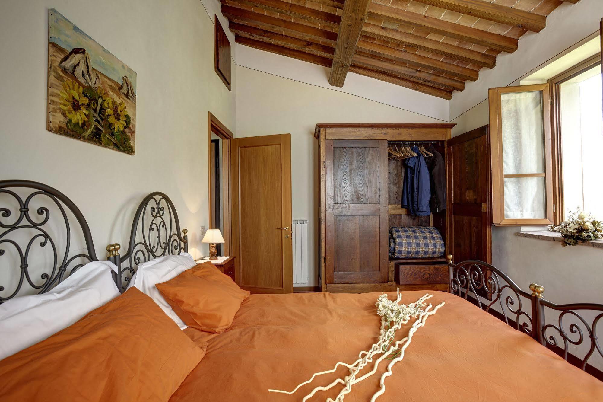 Palazzo Gatteschi Apartment Попи Екстериор снимка